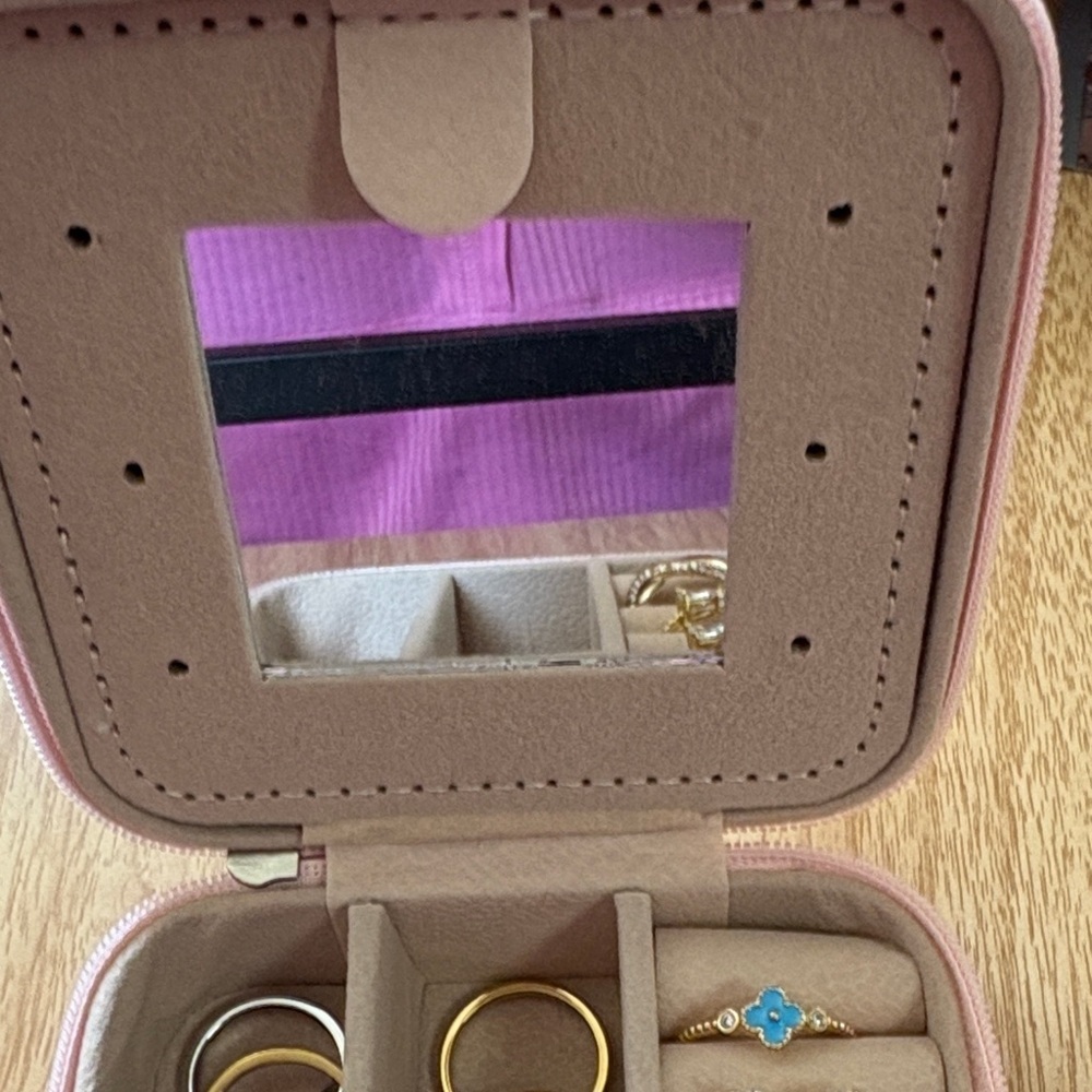 Pink Patterned Jewelry Case - Picture 3 of 4